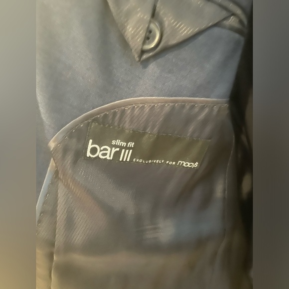 BAR III Slim Fit Solid Wool Suit Size 42R - 34x32 - Picture 3 of 6